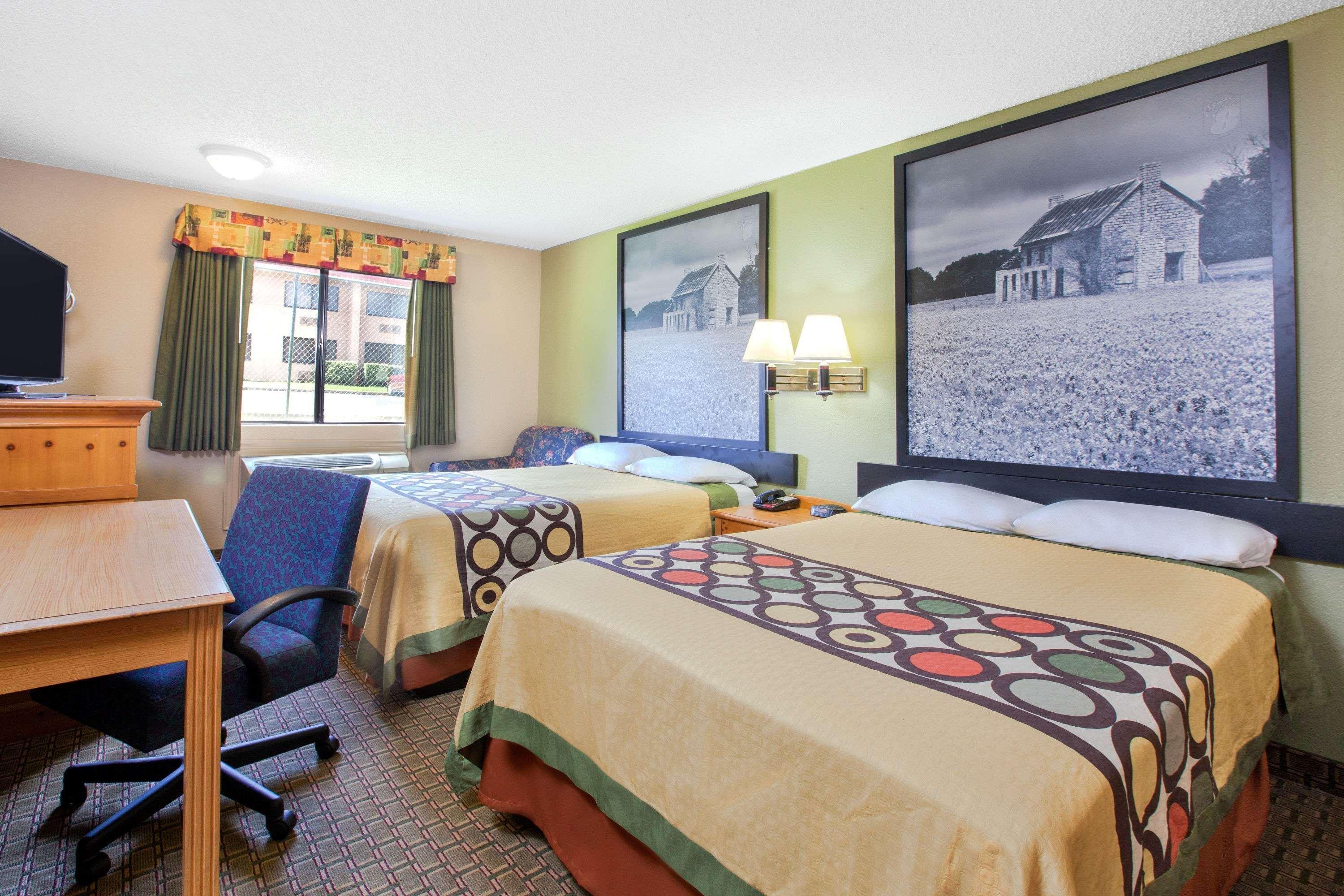 Super 8 By Wyndham Motel Sherman