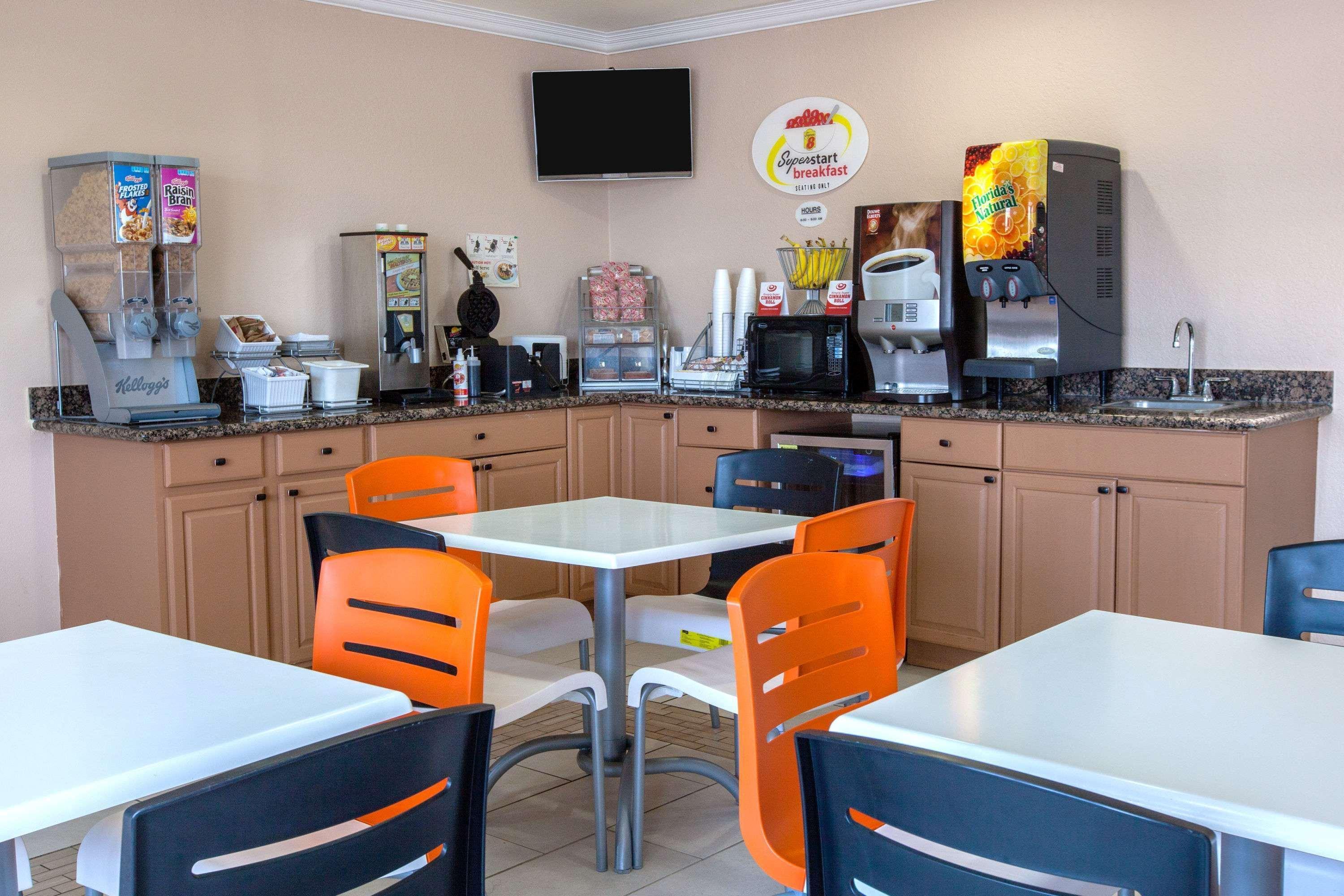 Super 8 By Wyndham Motel 2*
