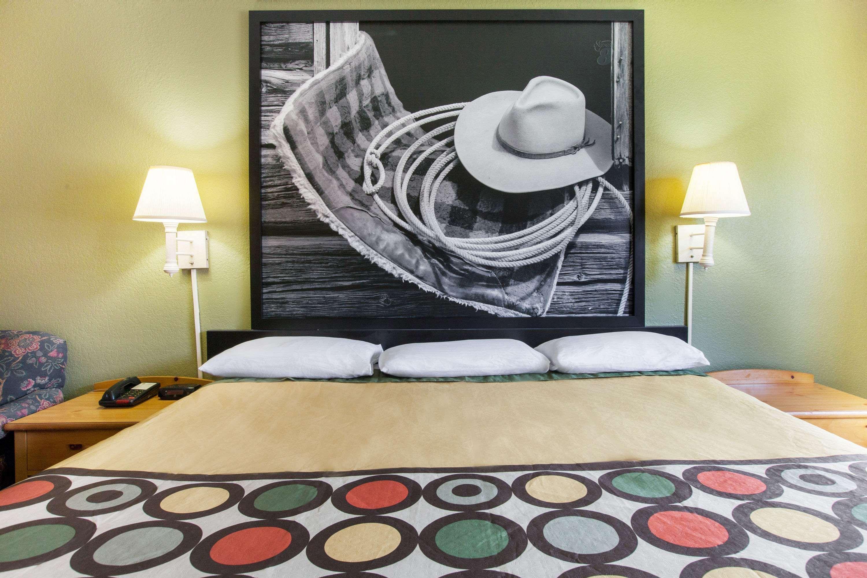 Super 8 By Wyndham Motel
