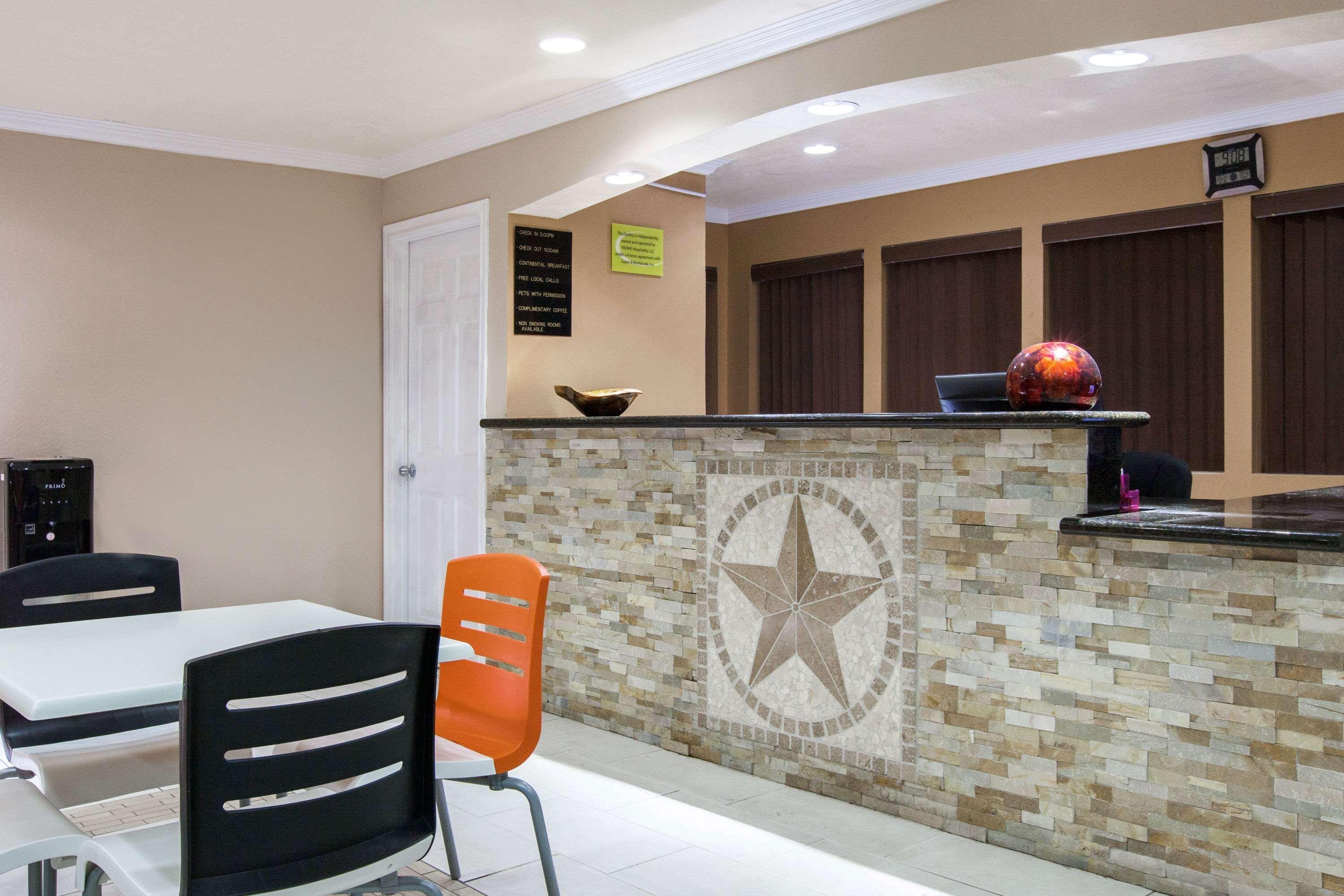 Motel Super 8 By Wyndham 2*