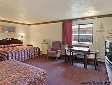 Super 8 By Wyndham Motel Sherman